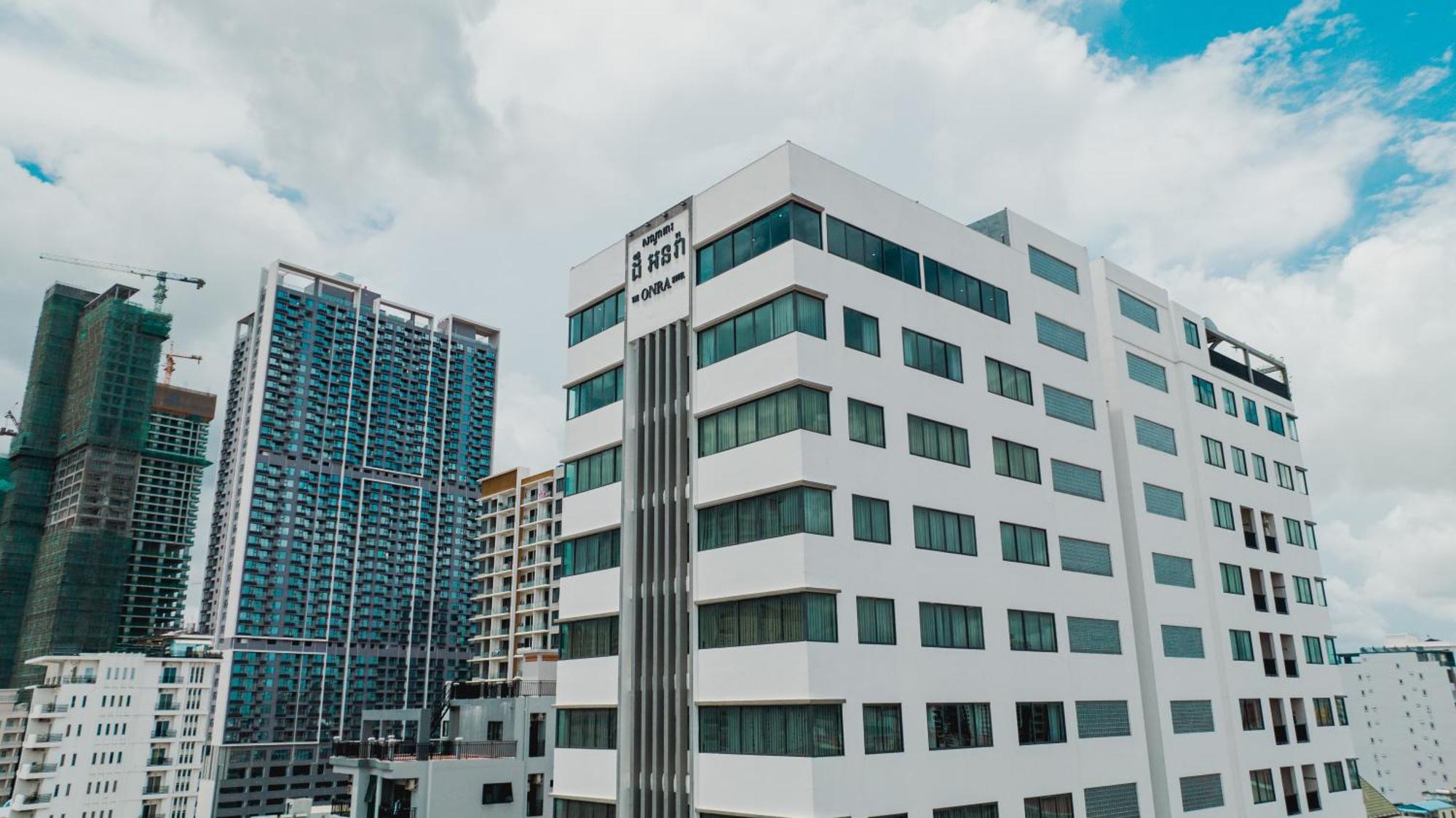 The Onra Hotel بنوم بنه المظهر الخارجي الصورة